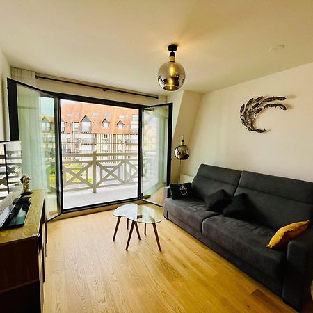 Sejour Authentique - Balcon, Parking & Wifi Ultra-Rapide Apartment Deauville Luaran gambar