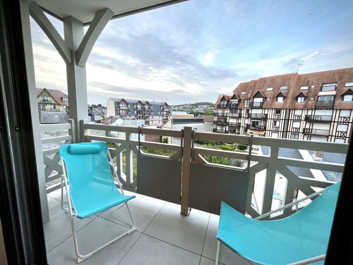 Sejour Authentique - Balcon, Parking & Wifi Ultra-Rapide Apartment Deauville Luaran gambar